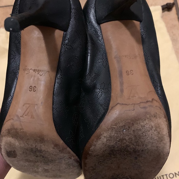 Louis Vuitton Women’s Shoes LV Gold Bowtie Close toe - Picture 2 of 5